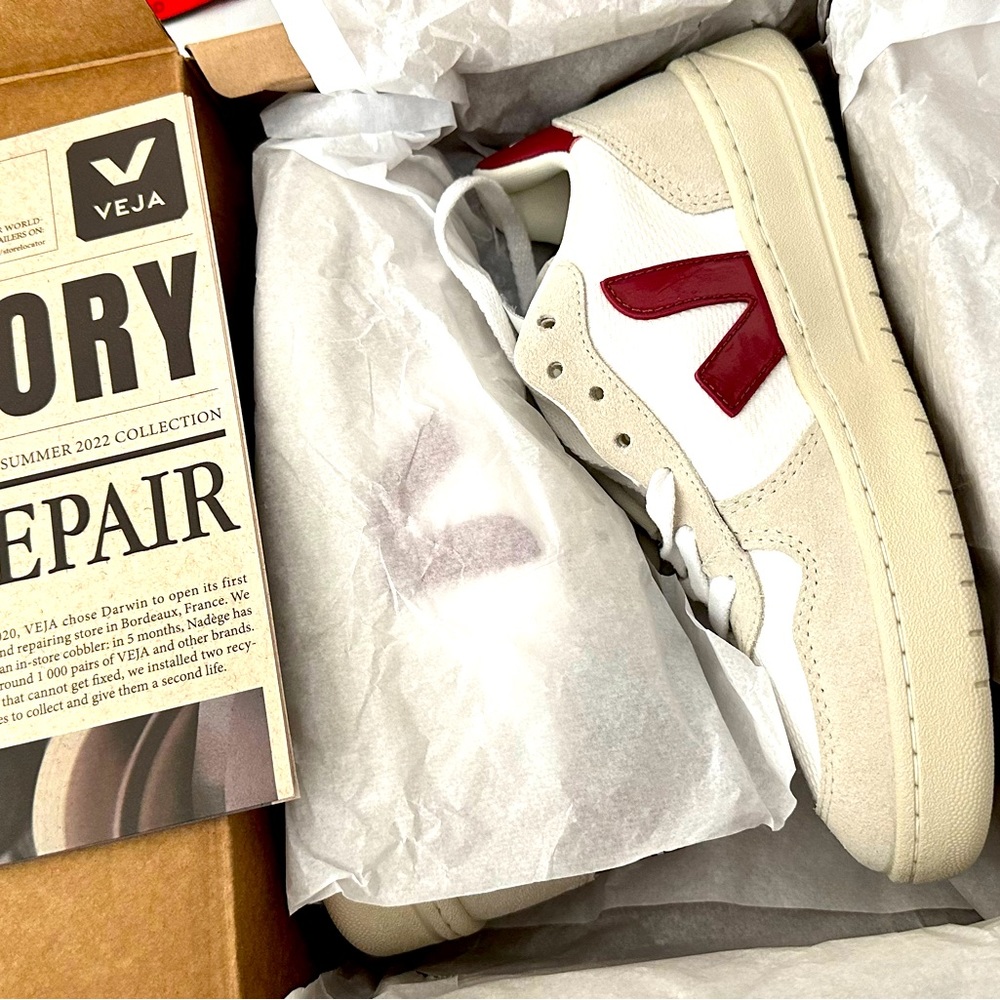 Brand new Veja V 10 (38EU)